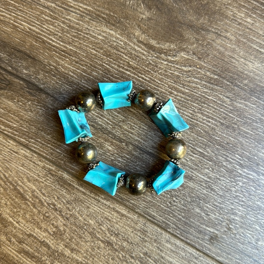 Turquoise and silver bracelet